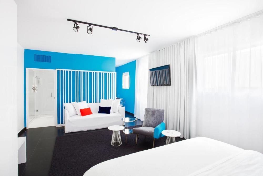 Standard Suite interior